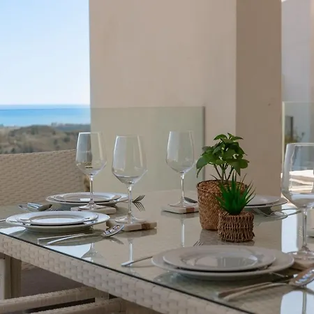 Luxury 3 Bed Flat Stunning Sea & Mountain Views Benahavís